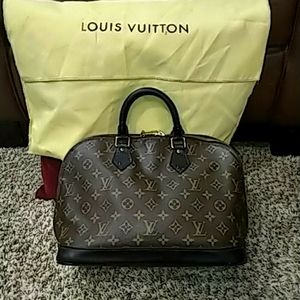 Louis Vuitton Alma PM